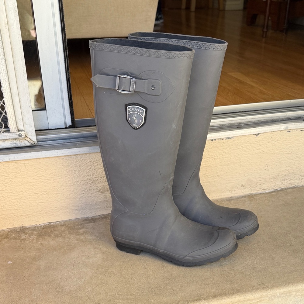 Kamik Black Rain Boots with Silver Logo